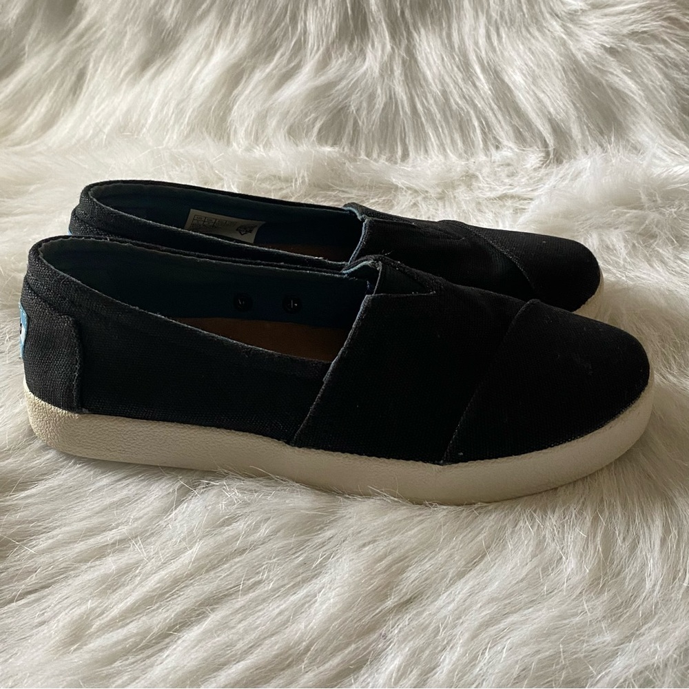 Toms Shoes Women’s Size 5 Black Slip On Flats Loafers
